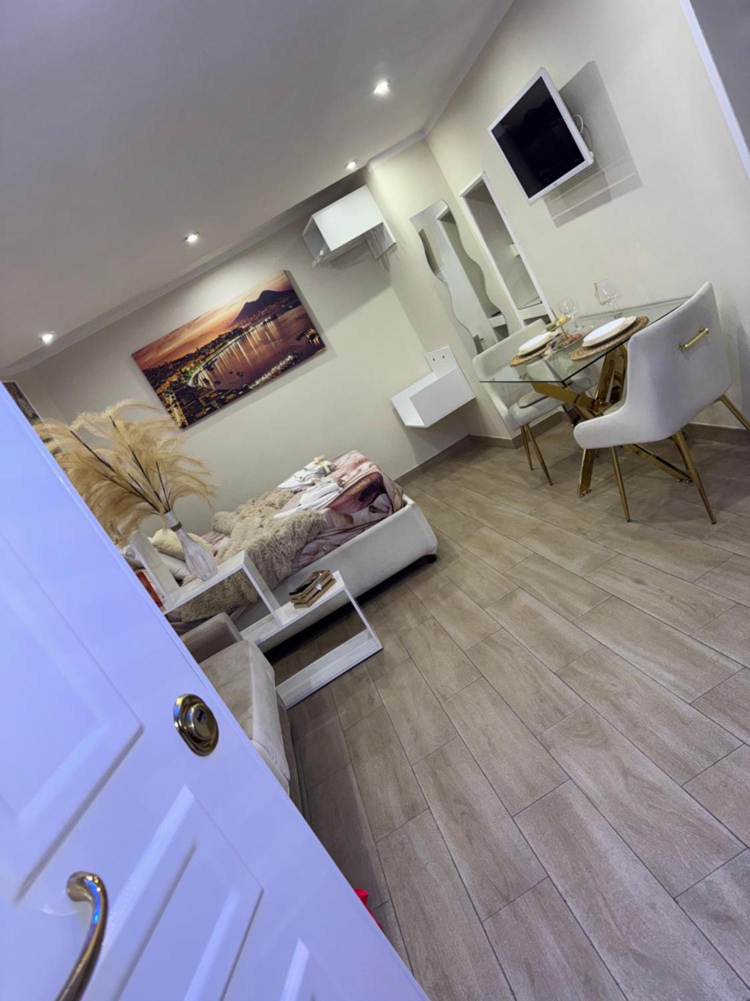 Apartment La Dimora Dei Sogni Sedil Capuano Naples
